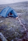 Der Not gehorchend: Wassergrben ums Zelt